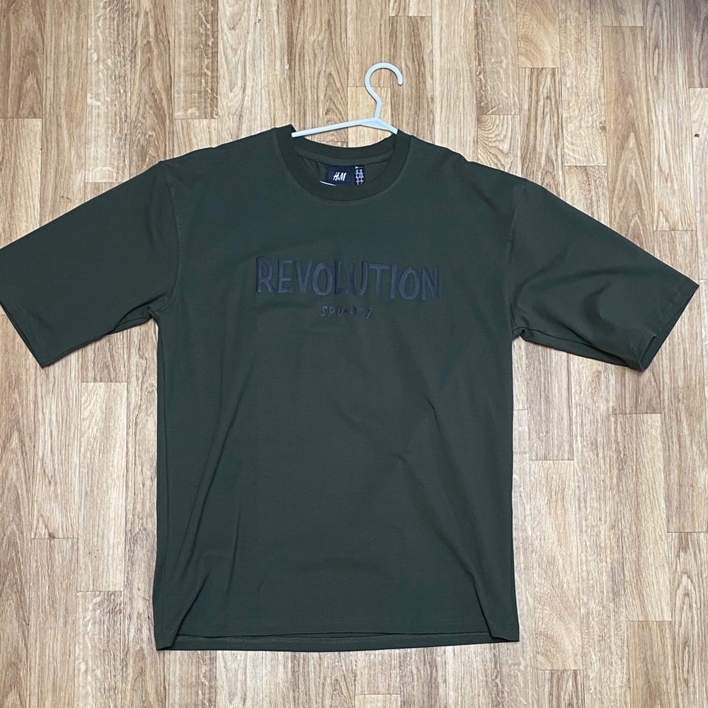 H&M Men's Dark Green Revolution Tee